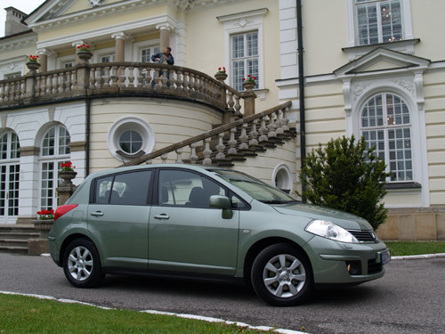 Nissan Tiida - Lojalnie zachowawczy