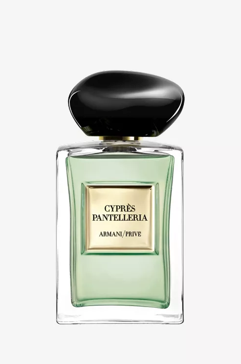 Eau de toilette Cyprès Pantelleria d’Armani Privé pour CHF 210 (100 ml), via Globus. 