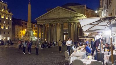 Pantheon at night with open restaurants