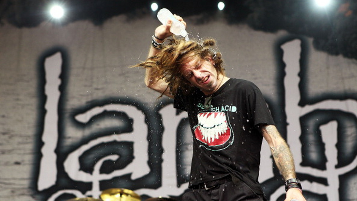 Randy Blythe, lider zespołu Lamb of God, został aresztowany w Pradze w związku z nieumyślnym spowodowaniem śmierci 19-letniego fana.