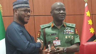 Zamfara State governor, Dauda Lawal and the Chief of Army Staff, Taoreed Lagbaja. [NAN]