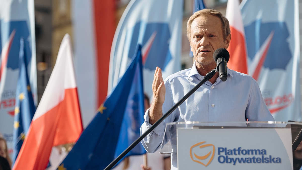 Donald Tusk o drożyźnie. "Wybory? Łatwiej będzie wygrać, niż dożyć!"