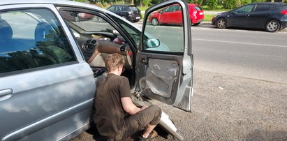 Nocny rajd wandali. Zniszczyli dziesiątki samochodów, a później... Rozbili biwak na miejscu przestępstwa