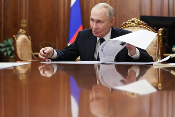 DOK BLISKI ISTOK GORI, PUTIN ZADOVOLJNO TRLJA RUKE! Evo koliko je Rusija zaradila od rata u Iranu za samo 15 dana