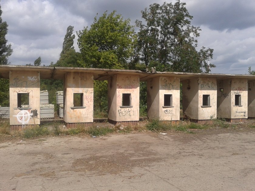 Rozebrali stary stadion na Dębcu