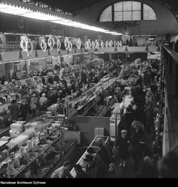 Kartki, bony i talony. QUIZ o handlu w PRL. Dasz radę? Dostaniesz towar spod lady