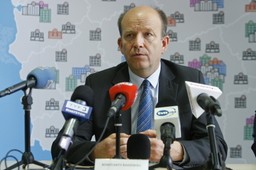 Radziwiłł: Od 1 stycznia 2018 r. NFZ będzie postawiony w stan likwidacji