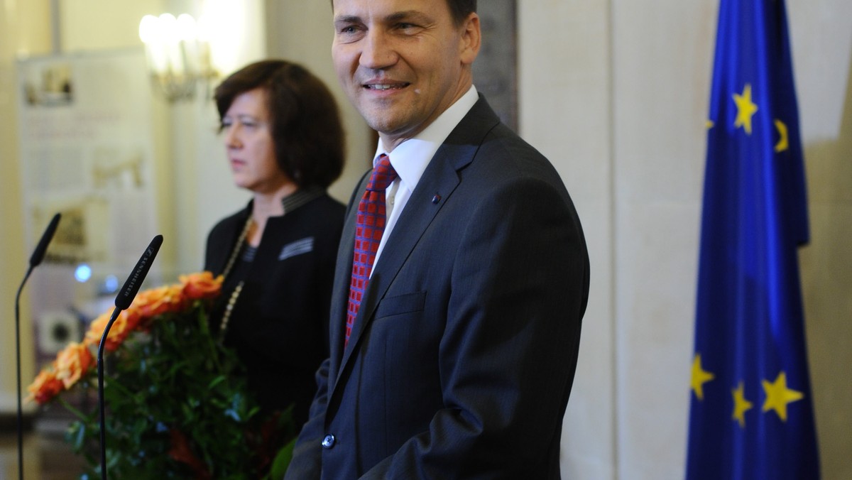 Maksymalny horyzont polskiej obecności w Afganistanie to 2014 rok - powiedział szef MSZ Radosław Sikorski, który spotkał się w Warszawie z gubernatorem afgańskiej prowincji Ghazni Musą Khanem.