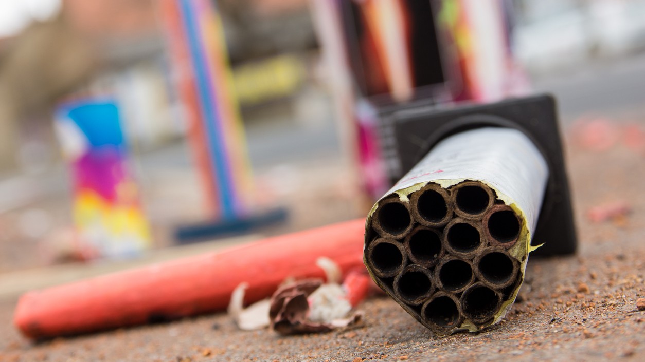 Mužovi spôsobila pyrotechnika ťažké zranenia. (ilustračné foto)