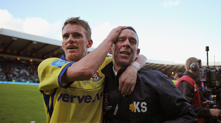 Dean Shiels 
(balra) nyolc-
éves kora óta 
nem lát a bal 
szemére /Fotó:  Getty Images