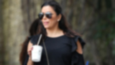 Eva Longoria w czarnej sukience. Widać już ciążowe krągłości?