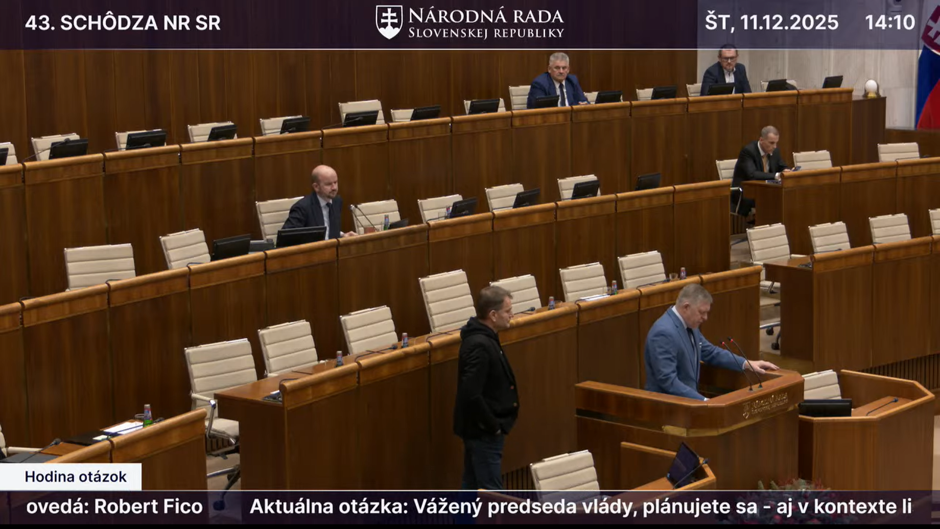 V parlamente bolo opäť dusno. 