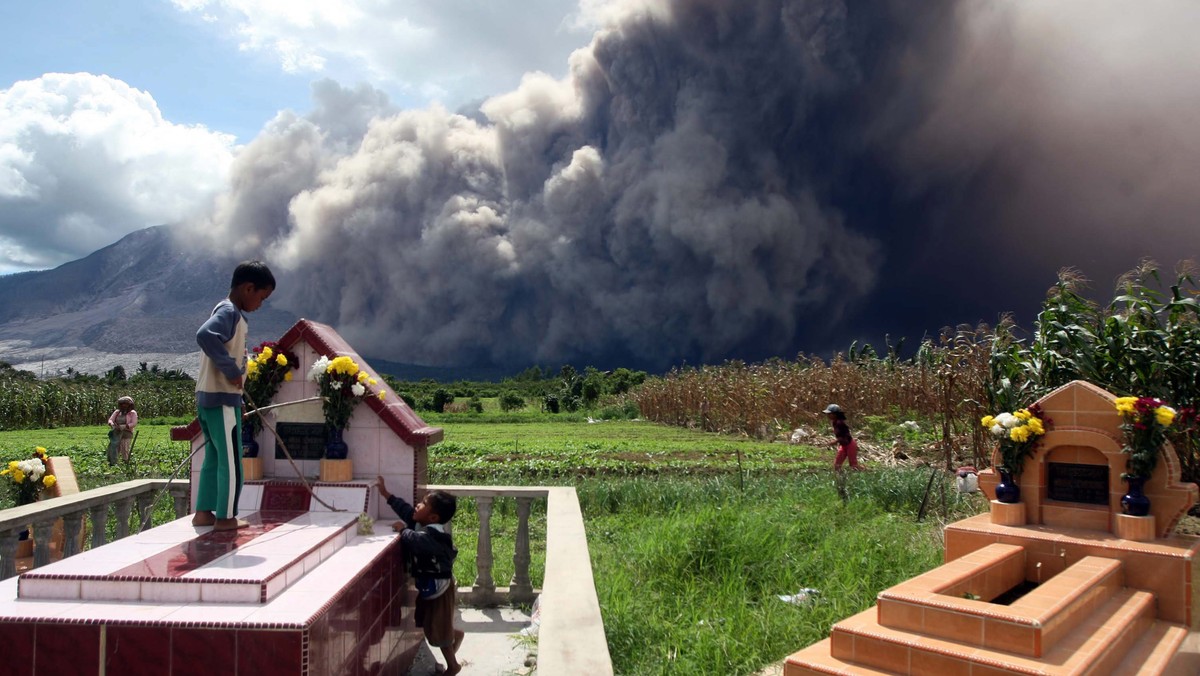 INDONESIA SINABUNG VOLCANO ERUPTION (Mount Sinabung Spews Pyroclastic Ash)