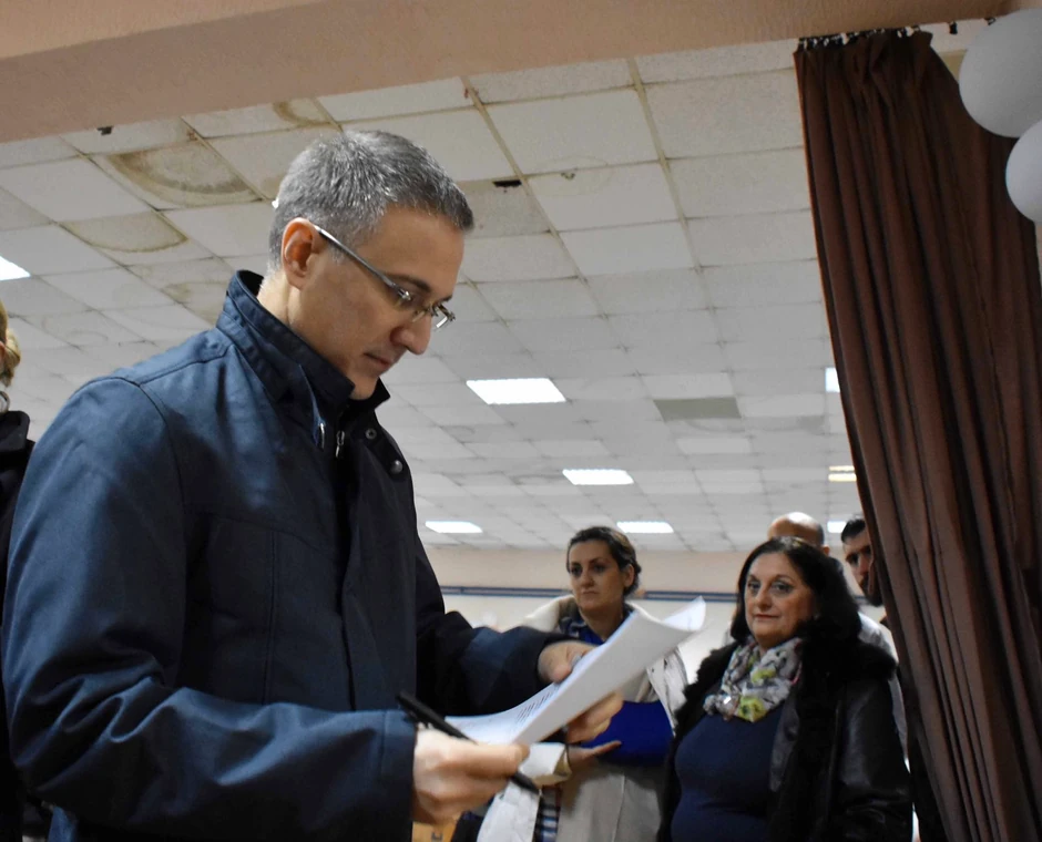 Naš životni standard raste, da podižemo našu ekonomiju i da živimo bolje - rekao je Stefanović