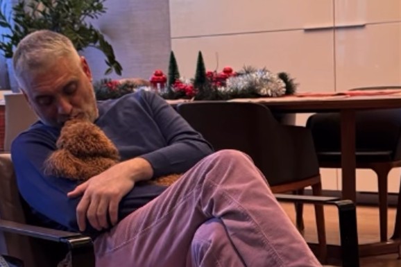 SLAVLJE U DOMU ČEDE JOVANOVIĆA Političar nikad emotivniji, pokazao sve javno: "Ma šta da ti rade, imaj vere u grudima"