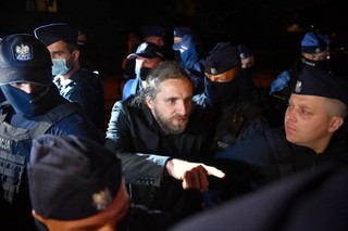 Sośnierz o ataku przed Sejmem: Strona lewicowa zbyt łatwo usprawiedliwia przemoc po swojej stronie