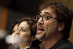 Javier Bardem apeluje o ochronę oceanów. "Znalazły się na krawędzi katastrofy"