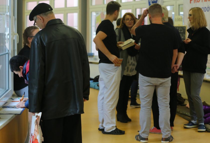 Protest medyków w Łodzi. Do protestu głodowego dołączył psycholog z Opola