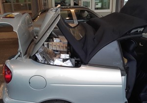 cigarete u krovu kabrioleta Djerdap 05 04 2017