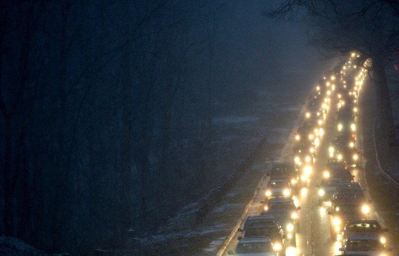Potężne burze śnieżne nawiedziły w środę północno wschodnie i środkowe rejony USA.
