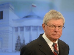 Celiński porzucił auto po wypadku. Za kierownicą siedziała kobieta