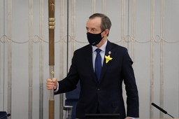 Grodzki: Wyrzucone pieniądze w tzw. technologie inne niż in vitro przegrywają z faktami