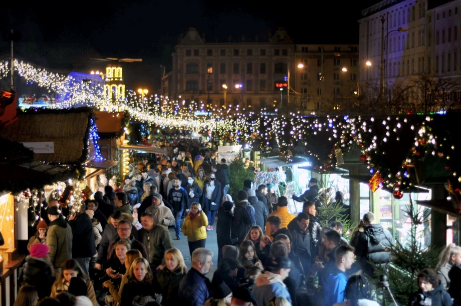 Poznań Jarmark bożonarodzeniowy na Placu Wolności