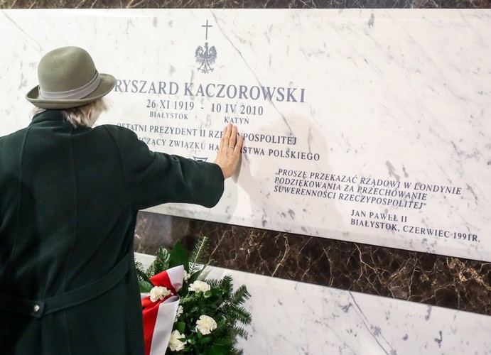 WARSZAWA: Grób ostatniego prezydenta na uchodźstwie Ryszarda Kaczorowskiego w Świątyni Opatrzności Bożej w Warszawie