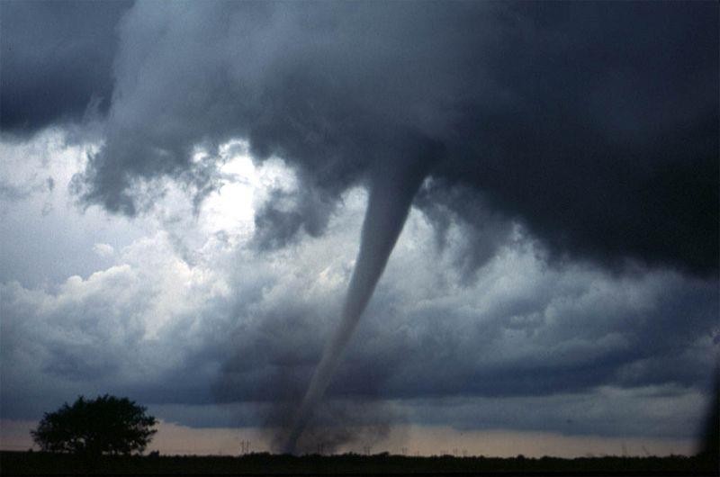 Pas W Którym Najczęściej Występują Tornada W Ameryce Północnej Tornada w USA. Ponad 30 zabitych - Świat - Newsweek.pl