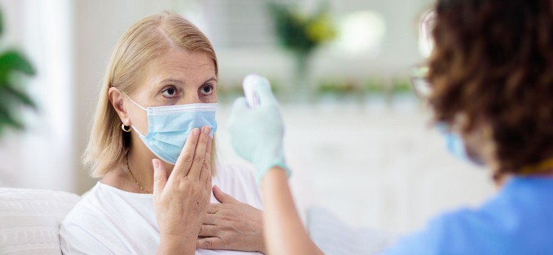 W sezonie grypowym lekarze przyjmą nawet 200 tys. pacjentów dziennie. Zakażonych COVID-19 może być ok. 20 proc.