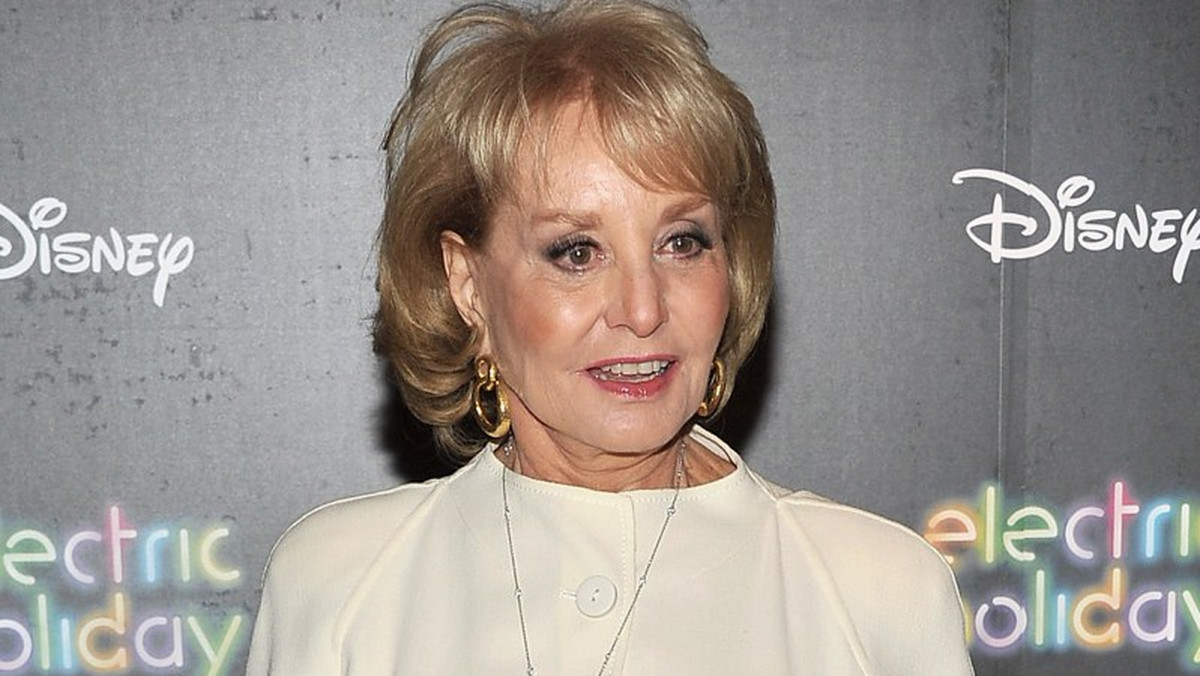 Znana amerykańska dziennikarka Barbara Walters trafiła do szpitala po upadku ze schodów rezydencji brytyjskiego ambasadora w Waszyngtonie. 83-latka pozostanie pod obserwacją przez kilka dni, jednak jak dziś poinformowała, jej stan się poprawił.