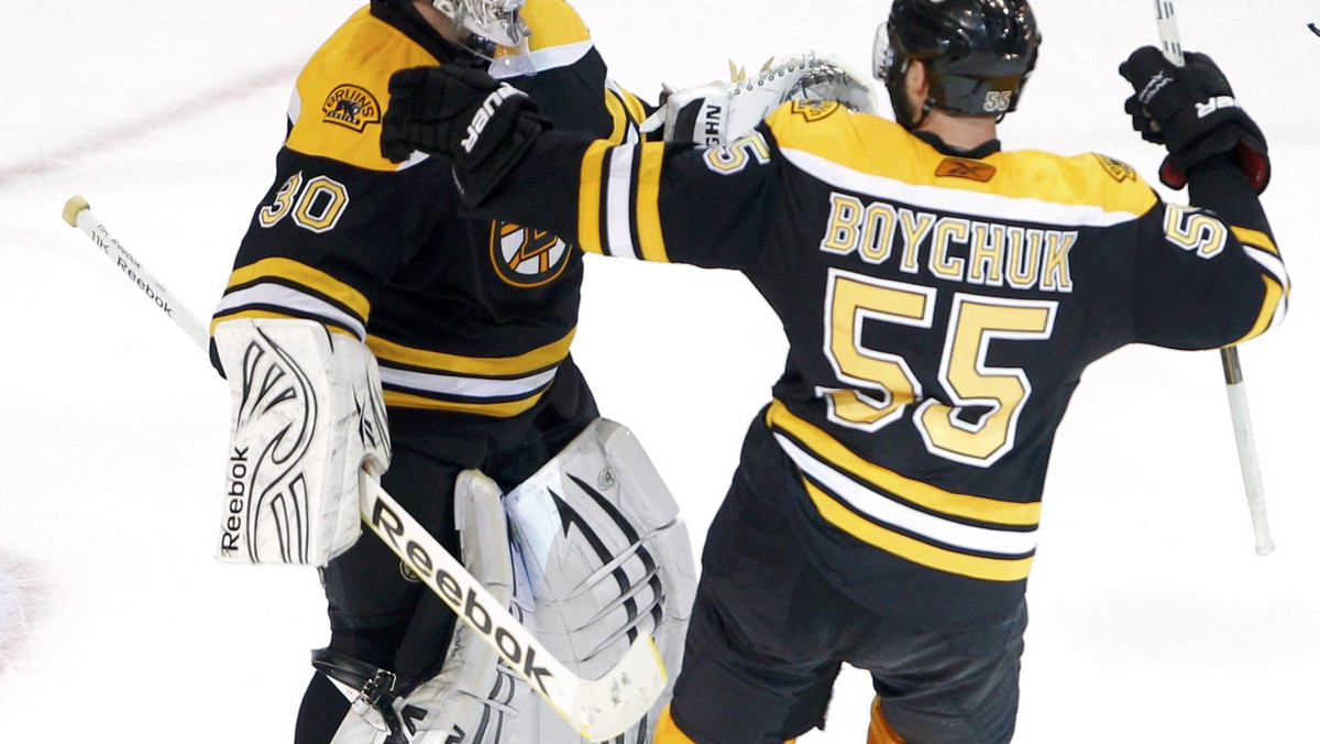 Boston Bruins wielkim stylu wygrali swoje pierwsze spotkanie w wielkim finale o Puchar Stanleya. Niedźwiadki zwyciężyły aż 8:1 i odbudowały swoje nadzieje na zdobycie najcenniejszego hokejowego trofeum.