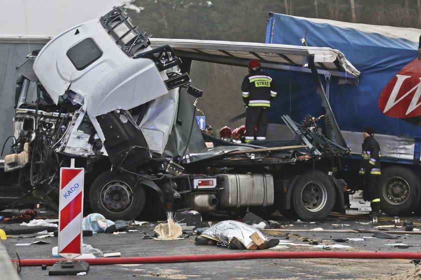 Potworny wypadek tirów na S3. Pożar i ofiara