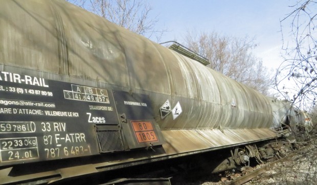 NIS02 Vagoni sa fosfornom kiselinom iskliznuli kod Jasenovika foto Branko Janackovic