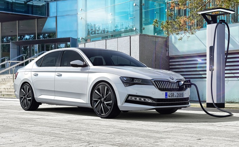 Skoda Superb z napędem hubrydowym plug-in