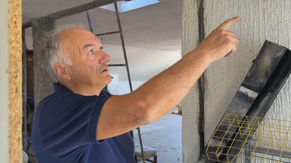 Ogroman plamen zahvatio krov, požar izbio na porodičnoj kući