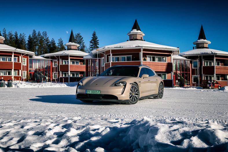 Porsche Taycan na wyprawie zimowej w Finlandii