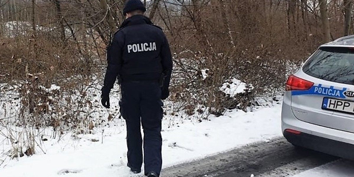 Policjanci ze Złotowa pomogli bezdomnemu obcokrajowcowi.