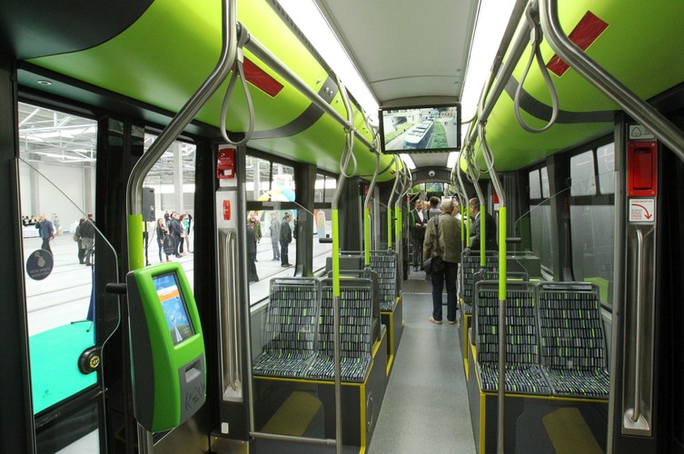 Nietypowa szerokość Tramino Olsztyn, która wynosi 2,5 metra, umożliwia zastosowanie nietypowego w tramwajach układu siedzeń, czyli po dwa z każdej strony pojazdu.

<br><br> (tw/cat) PAP/Tomasz Waszczuk