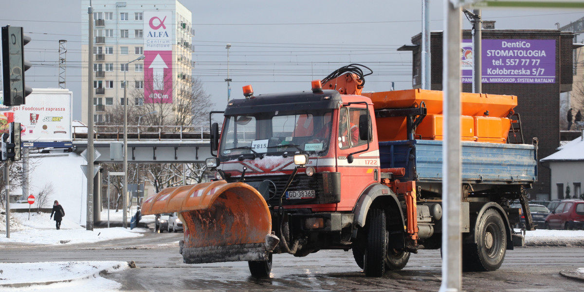 Zima znowu zaskoczyła drogowców! Trójmiasto stanęło!