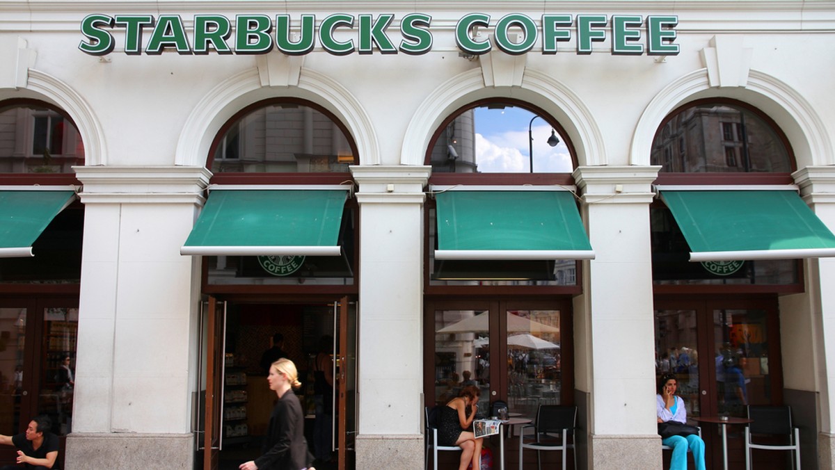 Starbucks, sieć popularnych kawiarni, zwróciła się z nietypową prośbą do Jeffa Brittona, właściciela małego browaru i pubu w Missouri. Kawowy gigant chciał, aby Britton zmienił nazwę jednego z trunków, jaki serwuje w swoim pubie. Według przedstawicieli Starbucksa była ona zbyt podobna do jednego z produktów z menu kawiarni.