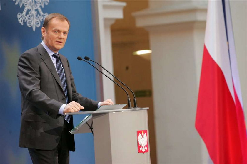 Tusk obiecuje: Więcej pracy i pieniędzy!