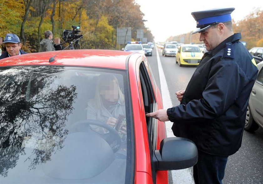 Aktorzy łapią kierowców. Po co?