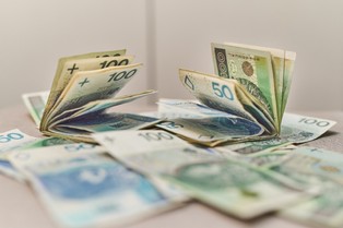 Trwa nabór wniosków o dofinansowanie do samochodu 2025. Złóż wniosek