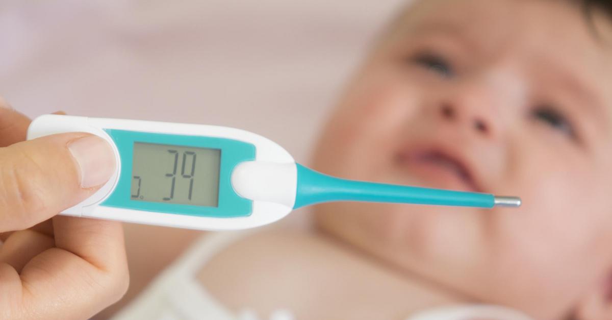 Gorączka u niemowląt - przyczyny, objawy, leczenie. Co robić?