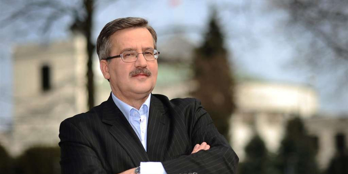 Komorowski słabnie w oczach