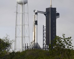 Amerykanie i Rosjanin razem polecieli na ISS. Udany start Falcon 9 [WIDEO]