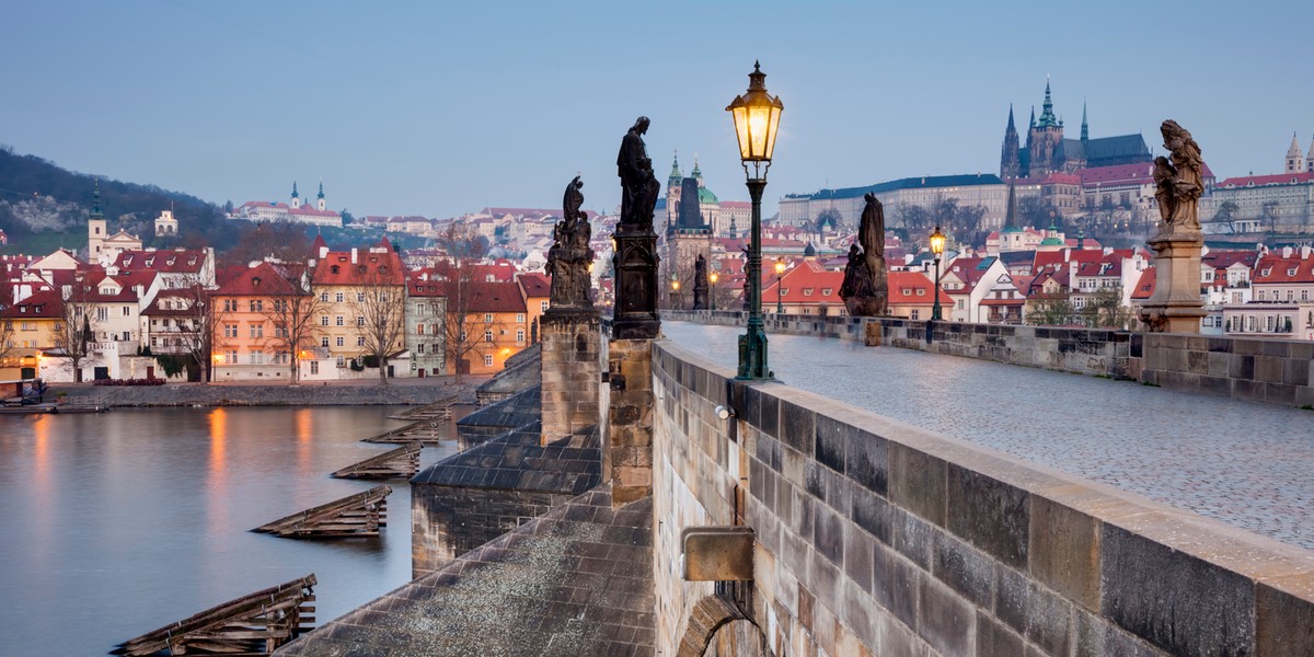 Czechy biorą się za niezaszczepionych. Od poniedziałku zmieniają zasady wstępu na imprezy masowe i korzystania z niektórych usług.