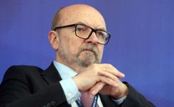 Prof. Legutko: Europa Zachodnia narobiła straszliwego bałaganu demograficznego swoją polityką migracyjną