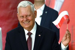 Zabawna wpadka Suskiego na antenie TVP Info. "Pozdrawiam pani tatę"